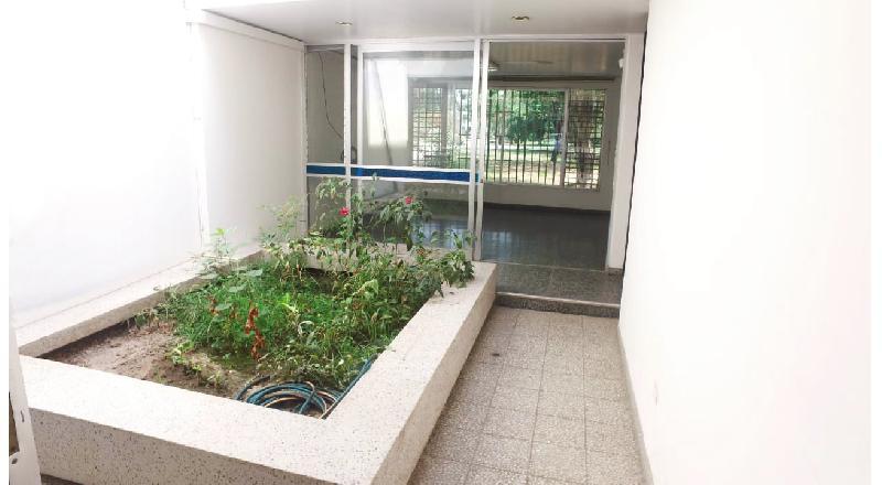ALQUILER DE CASA DE 2 PISOS EN LOS SAUCES - SANTA VICTORIA